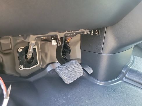 Used 2024 Mercedes-Benz Sprinter 2500 image 24