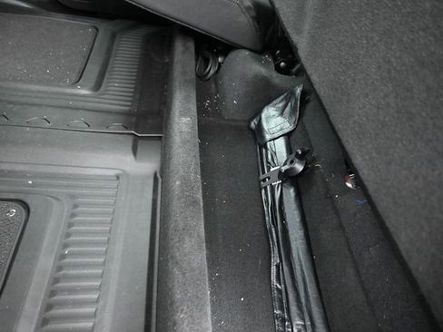 Used 2023 GMC Sierra 1500 AT4 w/ AT4 Preferred Package image 7