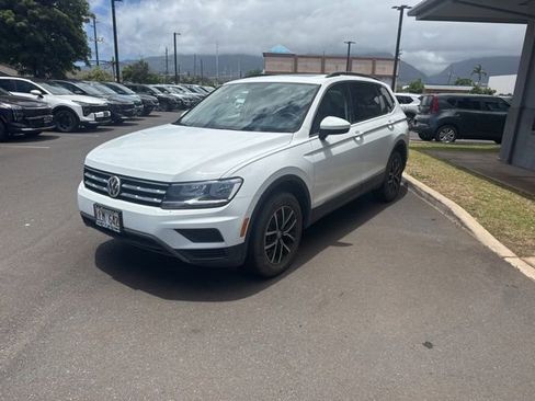 Used 2021 Volkswagen Tiguan SE w/ Panoramic Sunroof Package FWD image 1