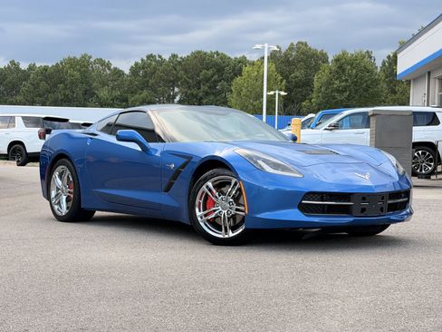 Used 2016 Chevrolet Corvette Stingray Coupe w/ 2LT Preferred Equipment Group RWD image 2