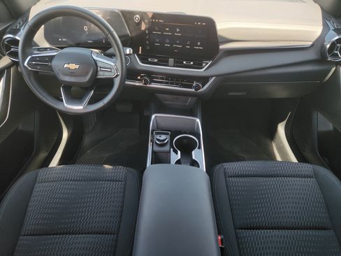 Used 2026 Chevrolet Equinox LT FWD image 25