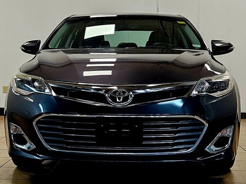Used 2013 Toyota Avalon XLE Premium image 3