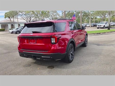 Used 2025 Ford Explorer ST-Line w/ Premium Package image 44