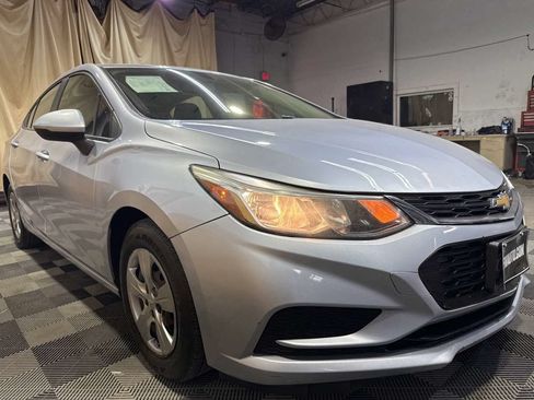 Used 2017 Chevrolet Cruze LS FWD image 6
