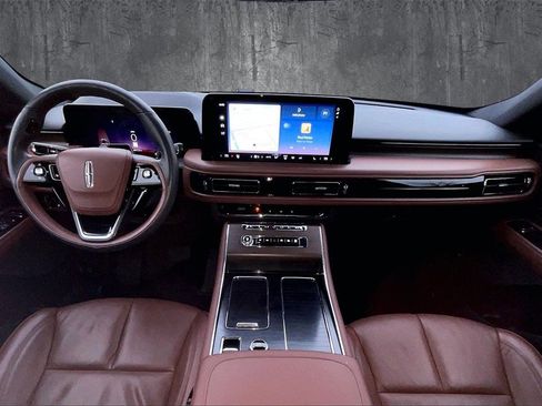 Used 2025 Lincoln Aviator Reserve w/ Illumination Package image 7