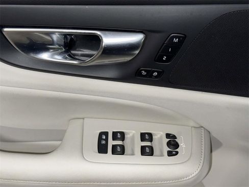 Used 2023 Volvo S60 B5 Plus image 20