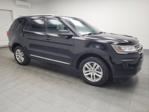 Used 2018 Ford Explorer XLT AWD/4WD image 11