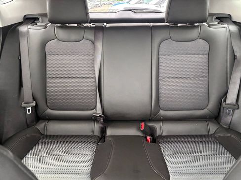Used 2025 Chevrolet Trax LT w/ LT Convenience Package FWD image 36