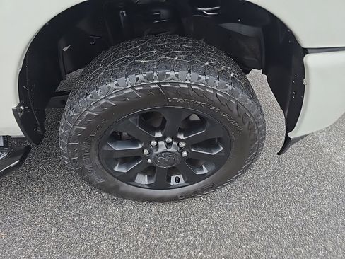 Used 2024 RAM 2500 Laramie w/ Night Edition image 9