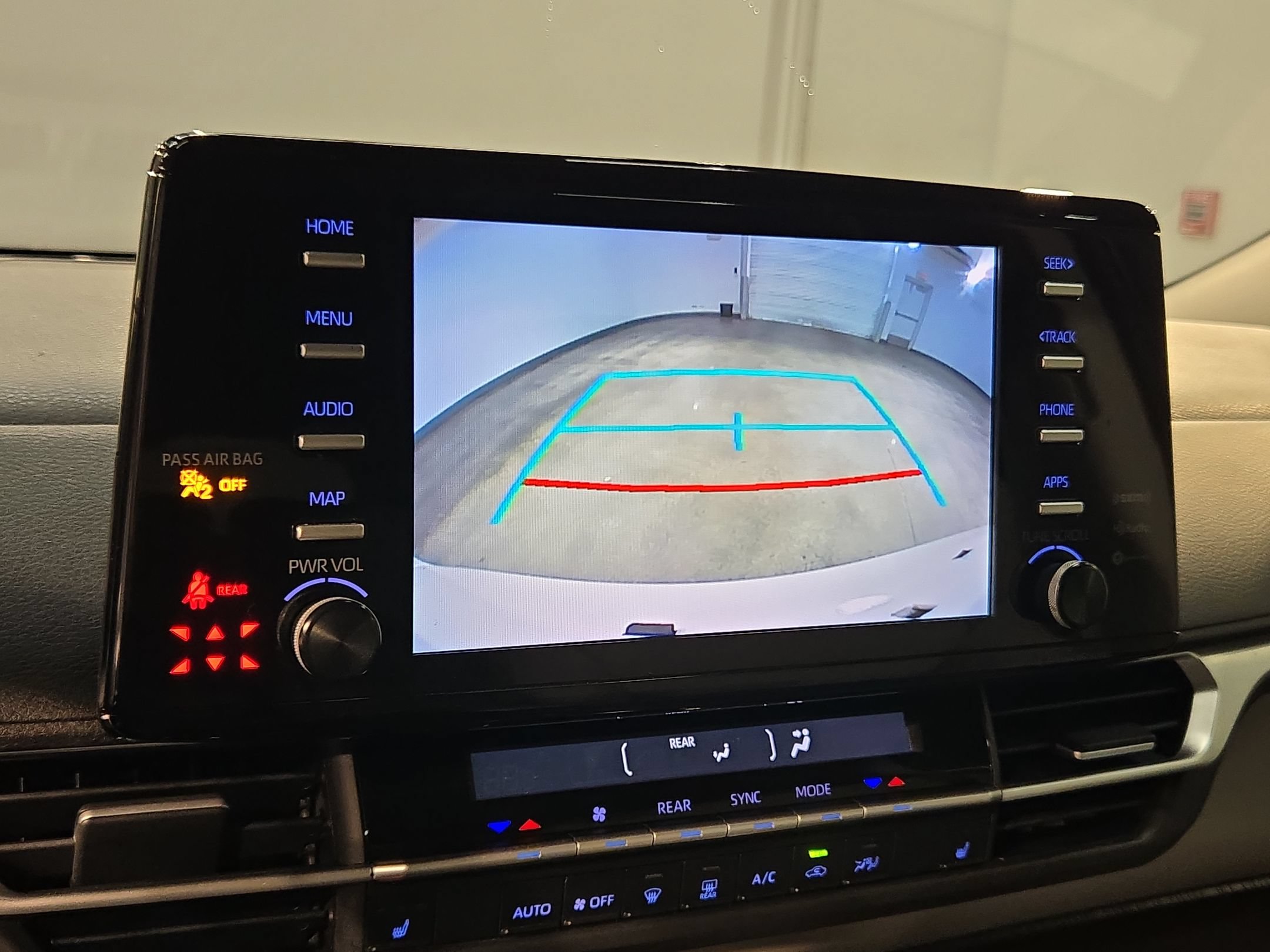 Used 2021 Toyota Sienna XLE FWD image 31