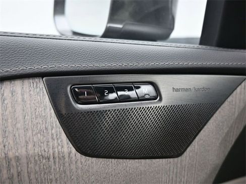 Used 2024 Volvo XC90 T8 Ultimate w/ Lounge Package image 30