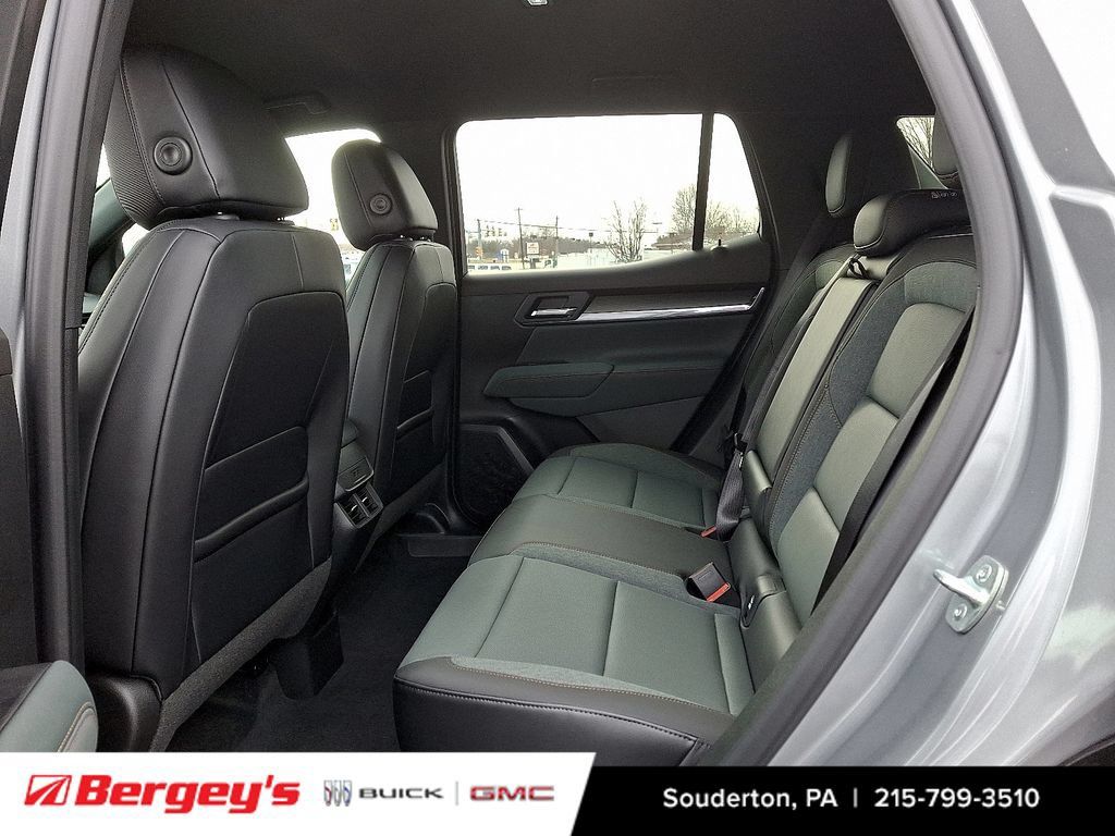 New 2026 GMC Terrain AT4 w/ LPO, Black Badging Package AWD/4WD image 7