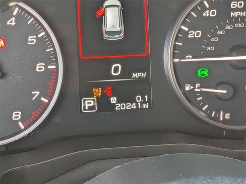 Used 2025 Subaru Ascent Premium image 16