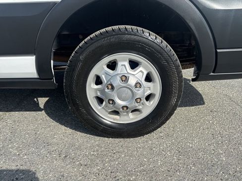 Used 2022 Ford Transit 350 XLT image 29