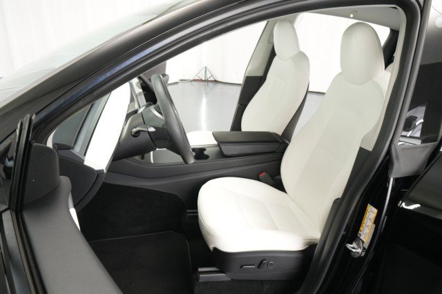 Used 2023 Tesla Model Y Performance AWD/4WD image 22