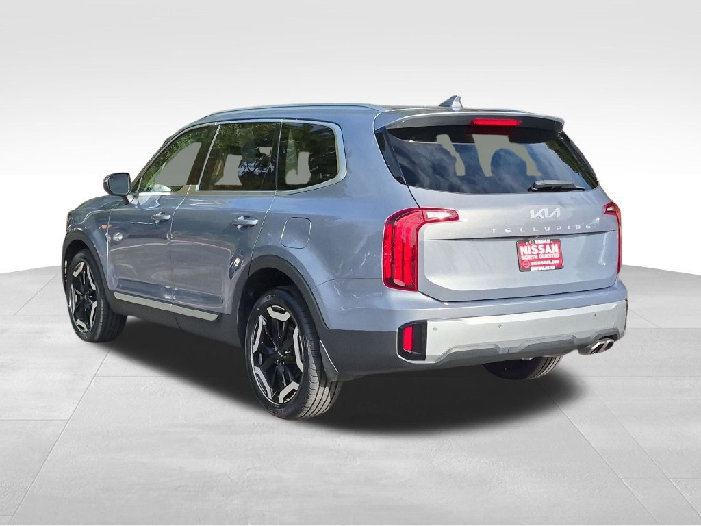 Used 2023 Kia Telluride S FWD image 10