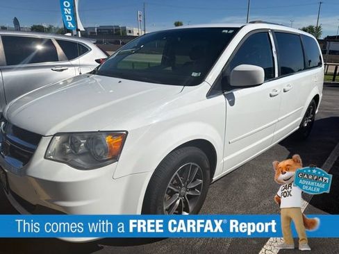 Used 2016 Dodge Grand Caravan SXT FWD image 2
