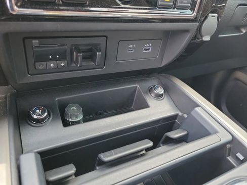 Used 2023 Nissan Titan Platinum Reserve w/ Moonroof Package AWD/4WD image 29