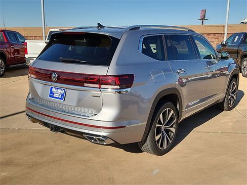 Used 2024 Volkswagen Atlas SEL Premium R-Line image 4