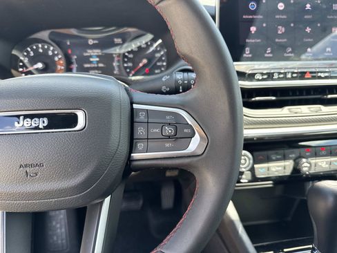 Used 2025 Jeep Compass Trailhawk AWD/4WD image 23