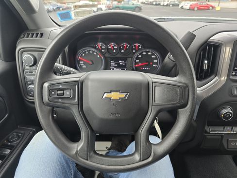 Used 2022 Chevrolet Silverado 1500 Custom image 18