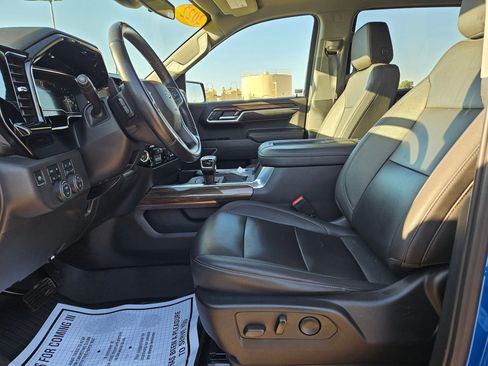 Certified 2022 Chevrolet Silverado 1500 LT Trail Boss w/ LT Trail Boss Premium Package AWD/4WD image 19