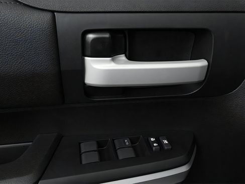 Used 2014 Toyota Tundra SR5 w/ SR5 Upgrade Package image 14