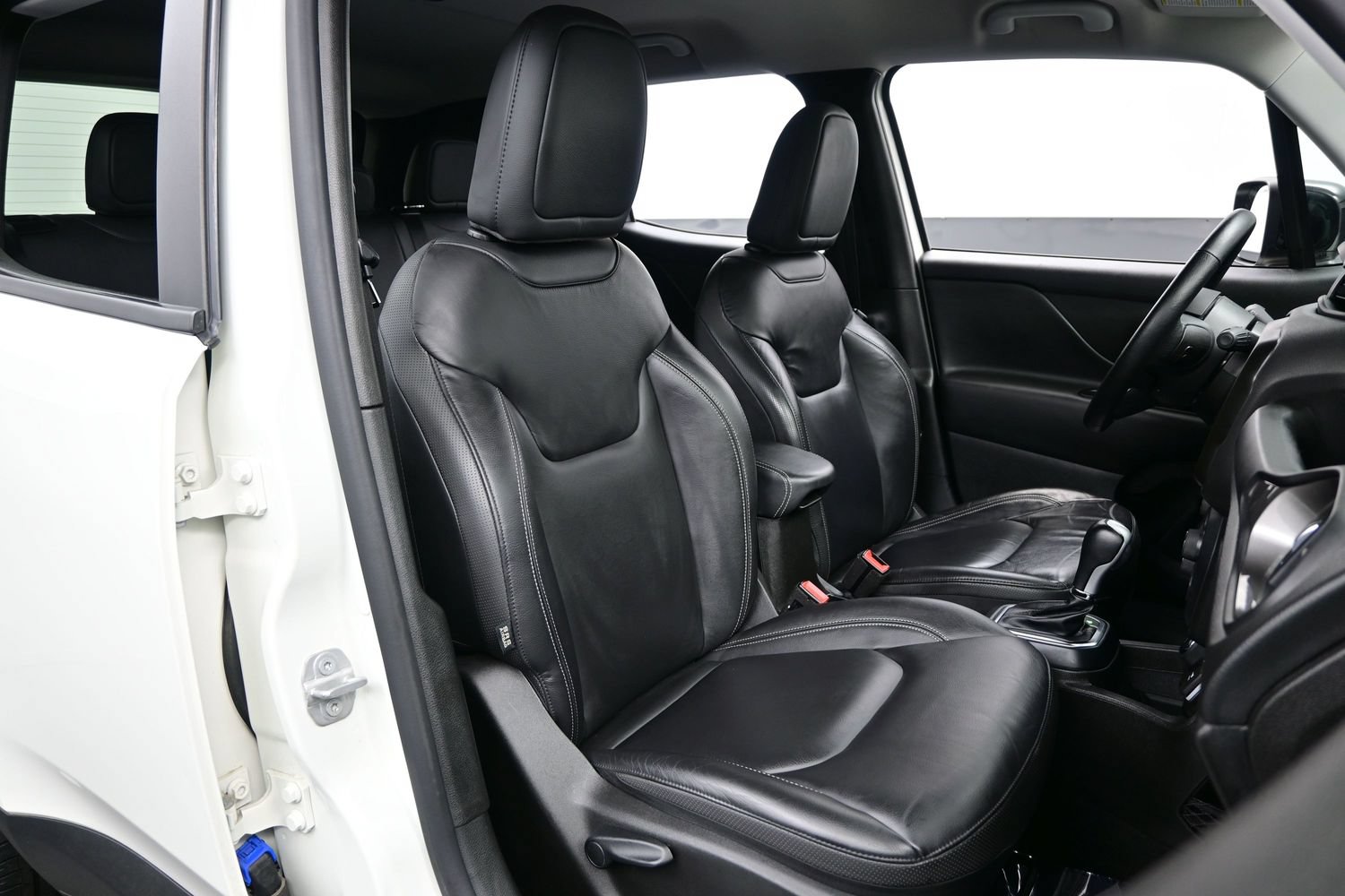 Used 2023 Jeep Renegade Limited AWD/4WD image 17
