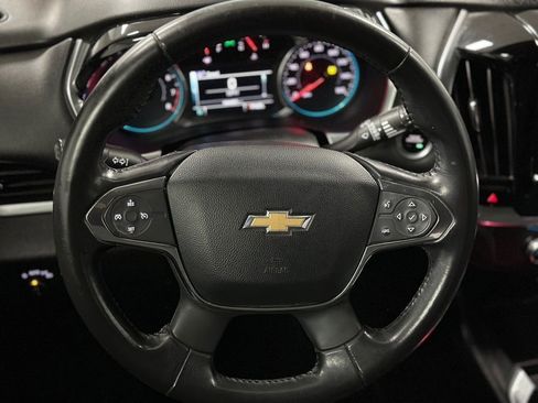 Used 2019 Chevrolet Traverse LT image 3