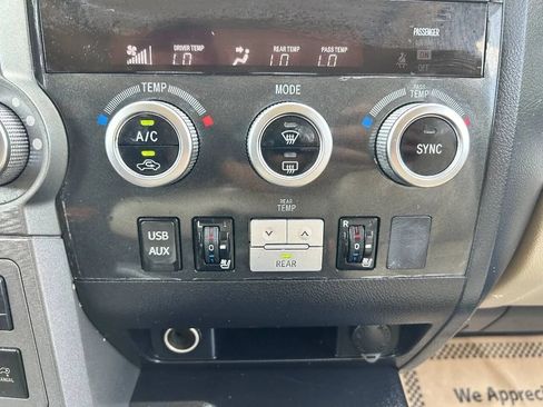 Used 2016 Toyota Sequoia Platinum RWD image 29