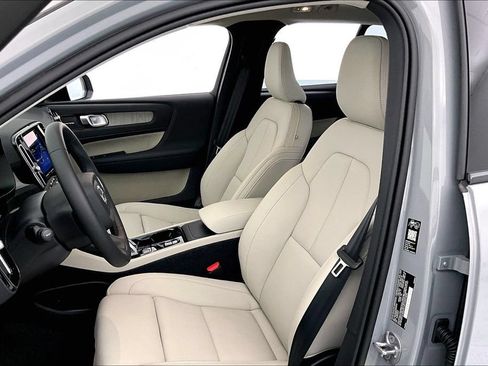 New 2026 Volvo XC40 B5 Ultra w/ Protection Package Premier AWD/4WD image 33