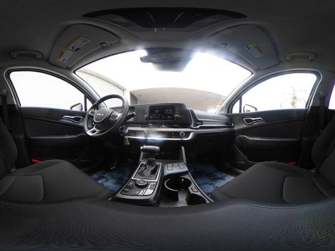 Used 2025 Kia Sportage LX FWD image 41