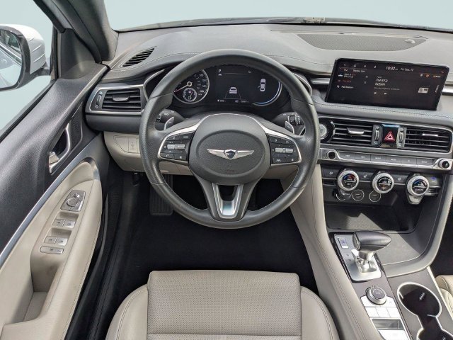 Used 2022 Genesis G70 2.0T RWD image 2