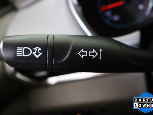 Used 2018 Chevrolet Traverse LT w/ LPO, Floor Liner Package FWD image 32