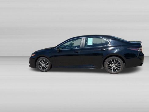 Used 2024 Toyota Camry SE FWD image 7