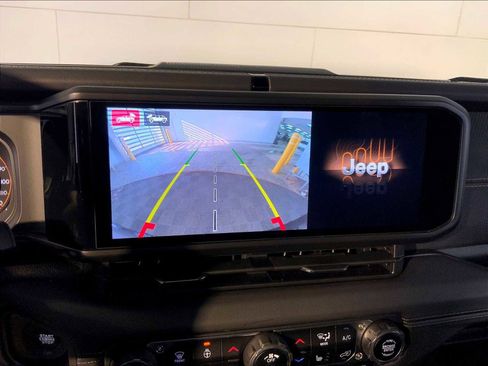 Used 2024 Jeep Wrangler Unlimited Rubicon 392 image 31