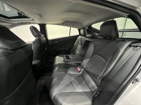 Used 2017 Toyota Prius Four w/ Advanced Technology Package image 33