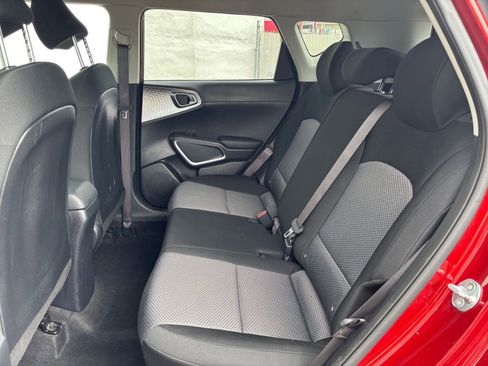 Used 2025 Kia Soul LX w/ LX Technology Package FWD image 23