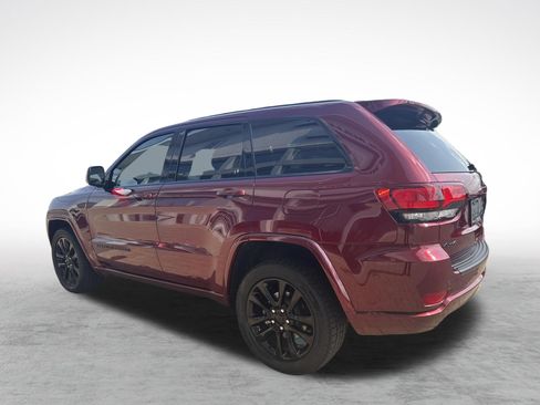 Used 2021 Jeep Grand Cherokee Laredo X AWD/4WD image 3
