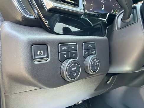 Used 2025 Chevrolet Silverado 1500 LT Trail Boss w/ Convenience Package II AWD/4WD image 17