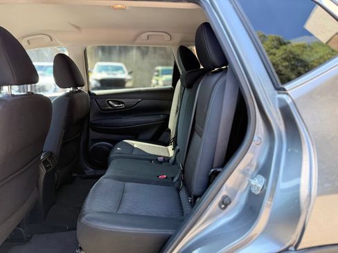 Used 2018 Nissan Rogue SV w/ Premium Package AWD/4WD image 21