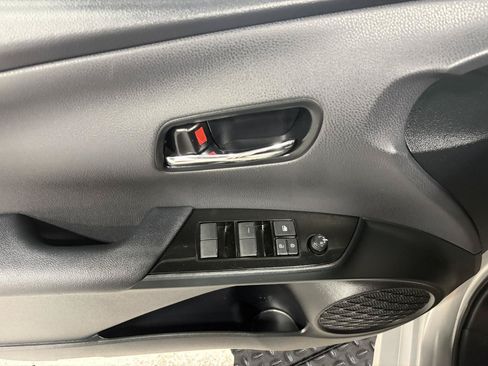 Used 2022 Toyota Prius Prime XLE FWD image 10