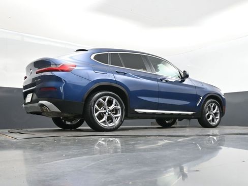 Certified 2025 BMW X4 xDrive30i image 40