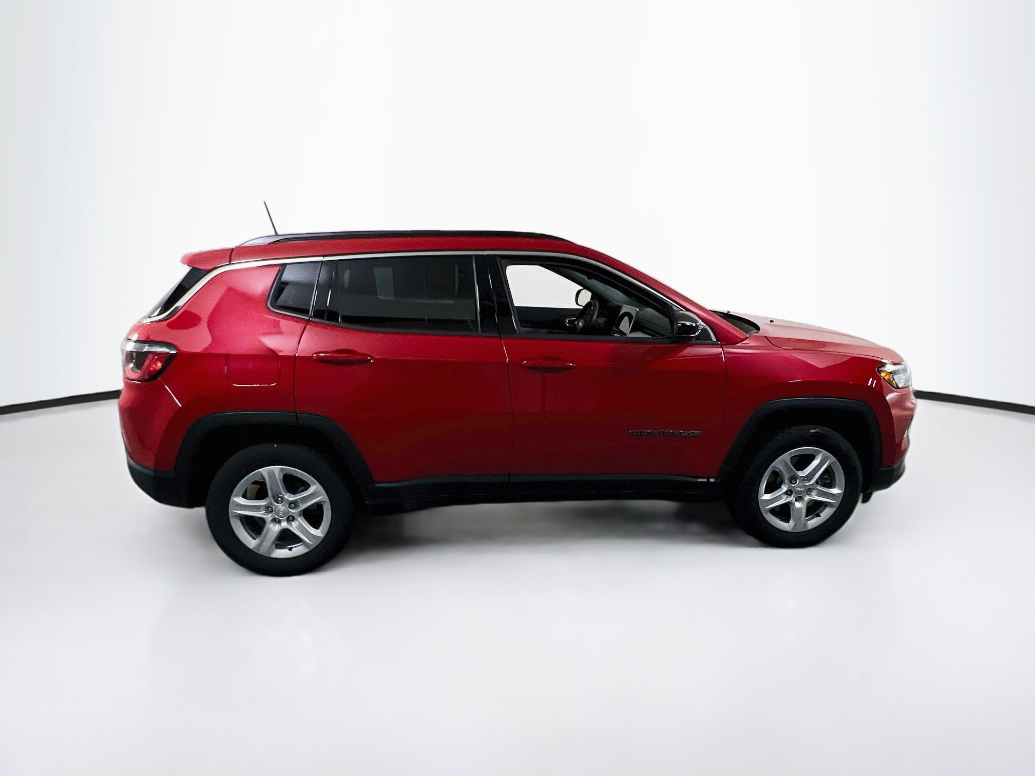 Used 2023 Jeep Compass Latitude w/ Convenience Group AWD/4WD image 4