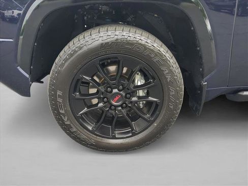 Used 2025 Toyota Tundra Platinum w/ TRD Off-Road Package AWD/4WD image 25