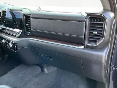 Used 2025 GMC Sierra 1500 SLT image 18