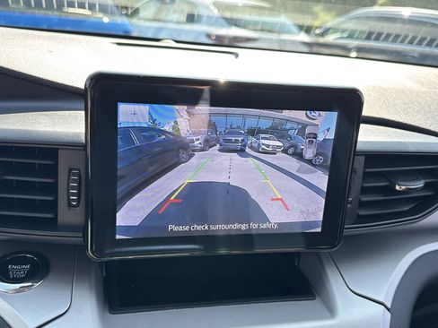 Used 2022 Ford Explorer XLT image 19