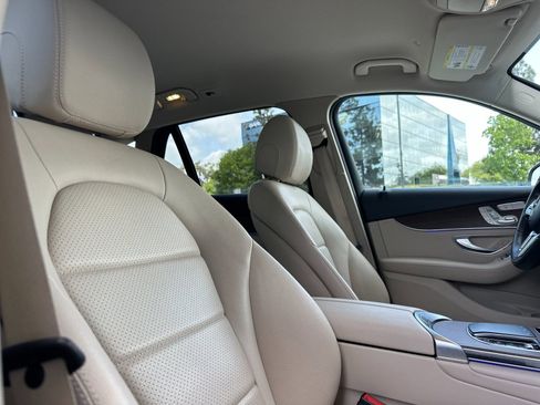 Certified 2021 Mercedes-Benz GLC 300 w/ Premium Package image 18