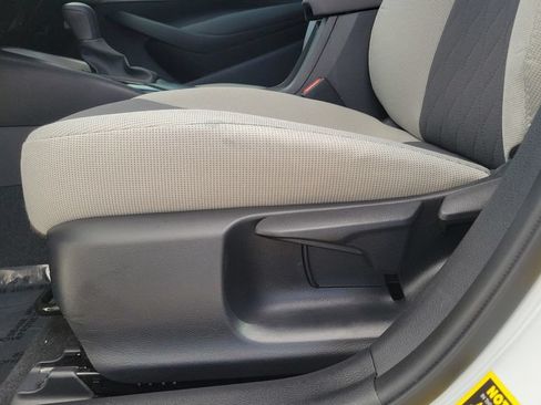 Used 2025 Toyota Corolla LE FWD image 16