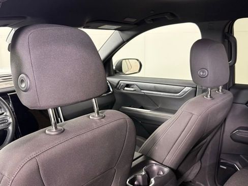 Used 2025 GMC Acadia Elevation image 21